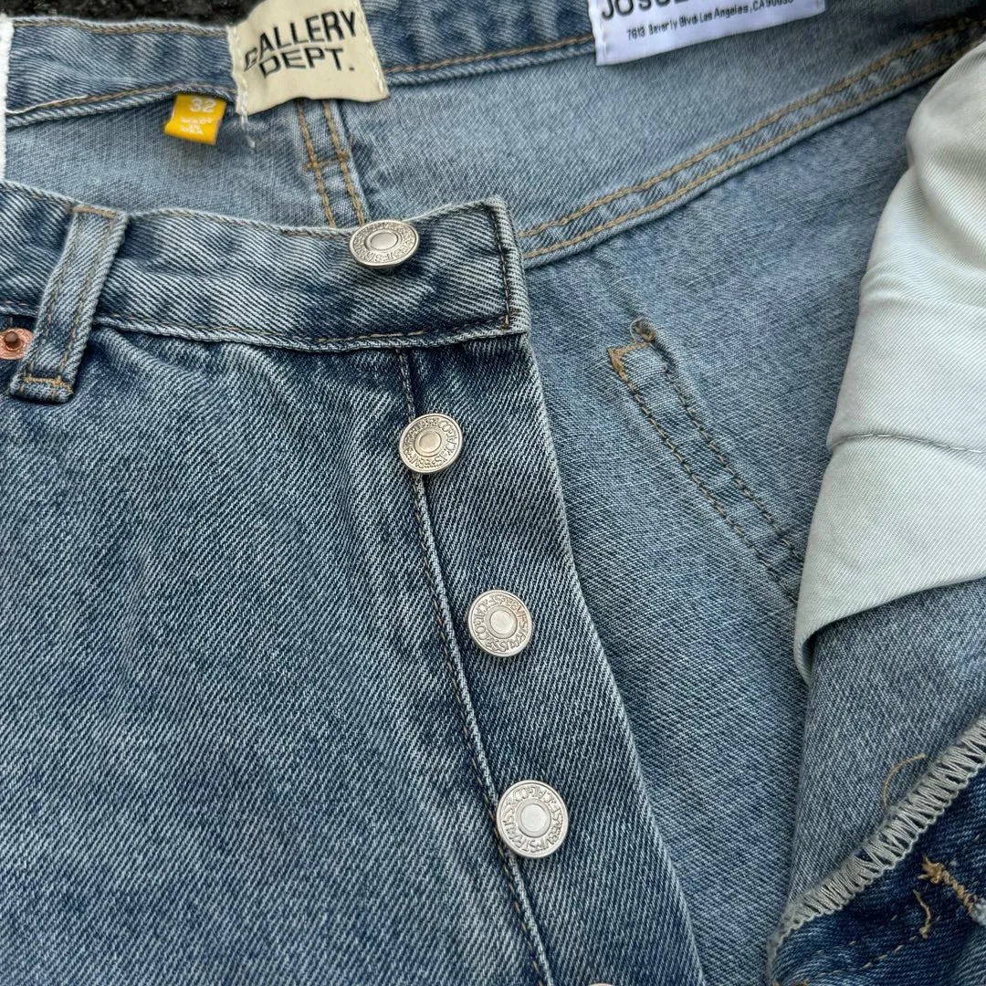 -Size upper body P286#G77 GALLERY DEPT.G letter patch pudding 5001 denim washed and distressed spliced jeans -Original purchase and pattern making to truly restore the ultimate vintage texture -Original hardware accessories, washed and other elevators, QR code analysis are all purchased from the original factory, high degree of restoration, you are welcome to compare with a certain product~ -Three-dimensional version Loose and comfortable, not picky about the figure, taller and slimmer, factory Seiko, original factory quality control, same style for men and women, can be matched with couples Versatile recommendation: must-have jeans for all seasons Color: blue Size: S-XXL (28-36)